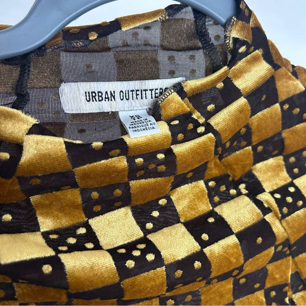 Checkered Top - Picture 8 of 8